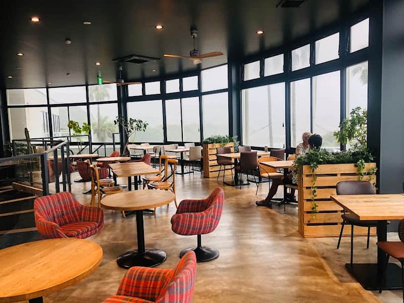 H+ Kitchen&Bakeryの店内風景