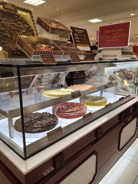 チョコレートハウス モンロワール 大丸福岡天神店の店内風景