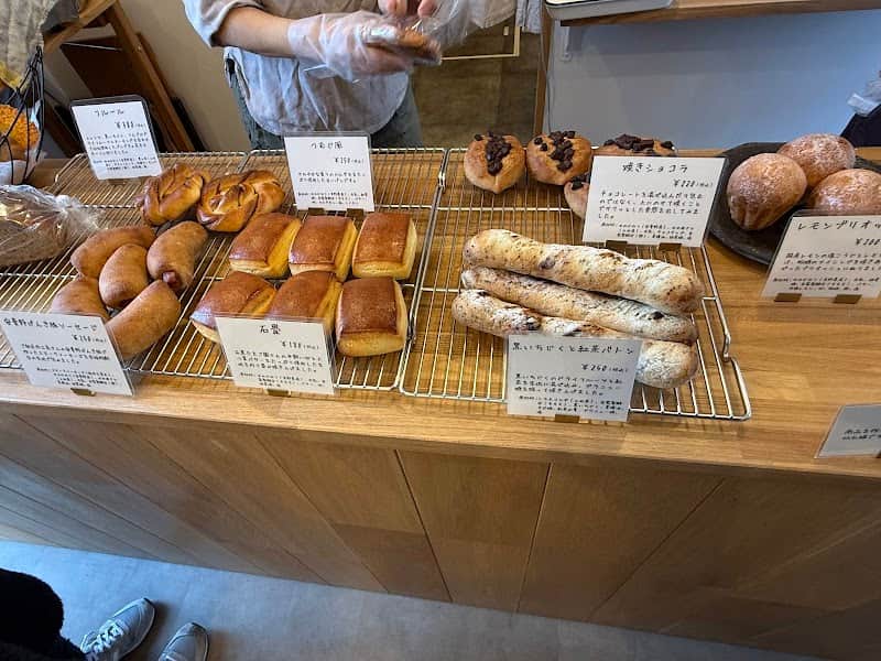 田んぼのとなりの店内風景