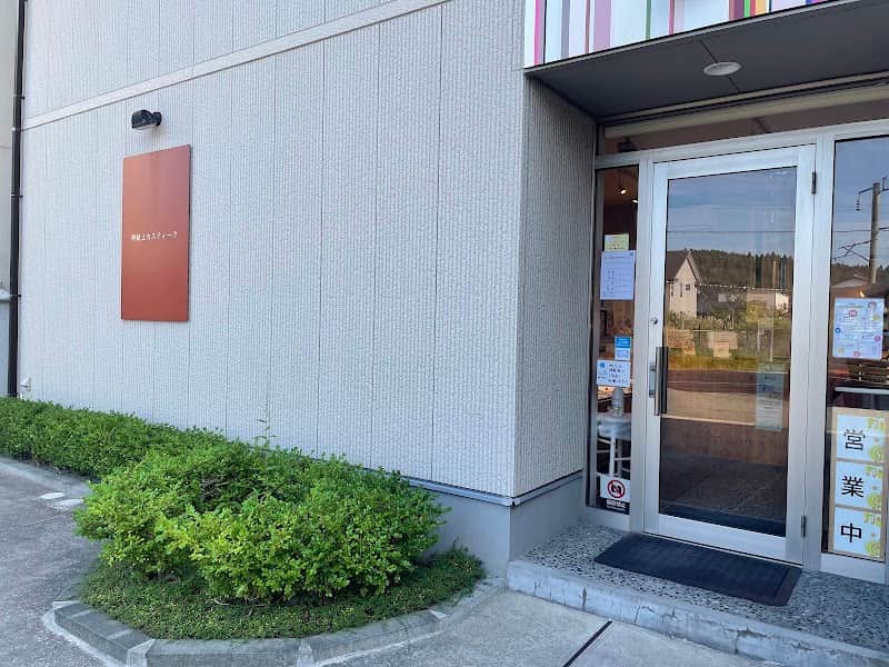 御献上カスティーラ 保戸野桜町店の店内風景