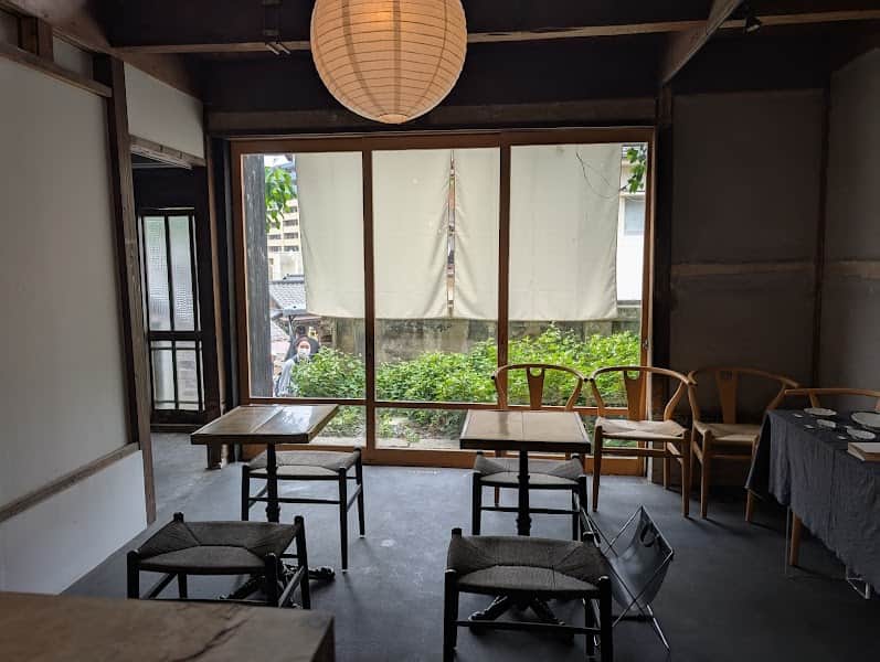煌(すめらぎ)の店内風景