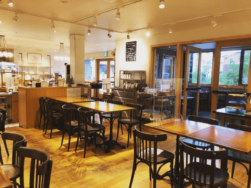 BREAD & DISHES MUGINOKIの店内風景