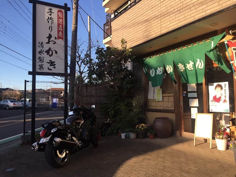 清水製菓の店内風景