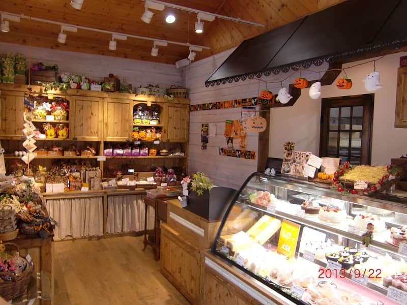マシェリーアンジュ洋菓子店の店内風景