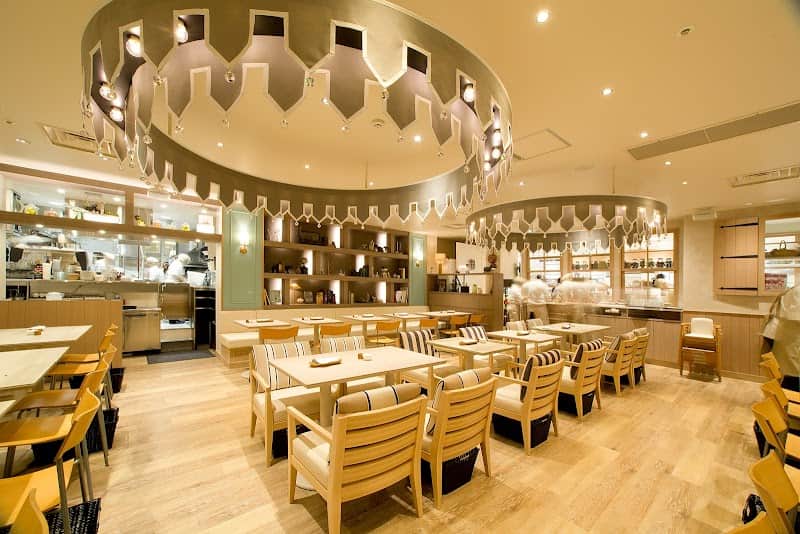 ラ・メゾン アンソレイユターブル シャポー船橋店の店内風景