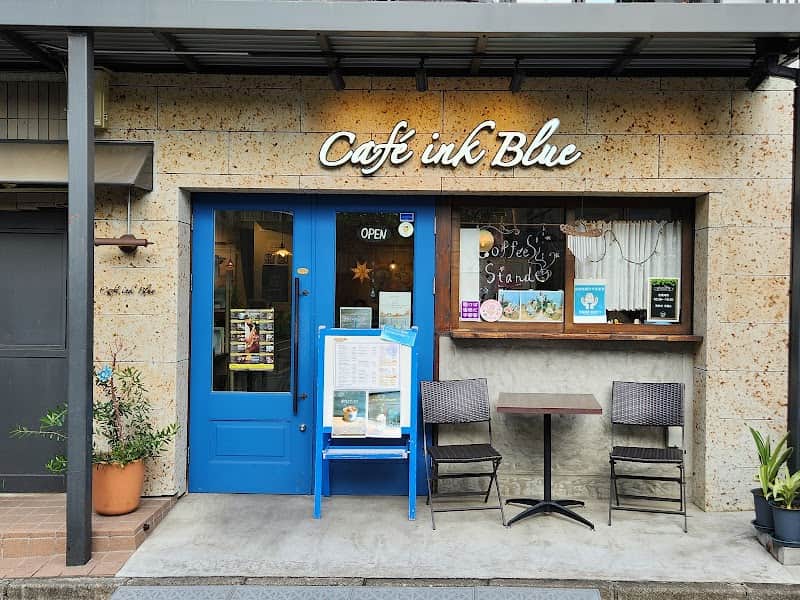 Cafe ink Blueの店内風景