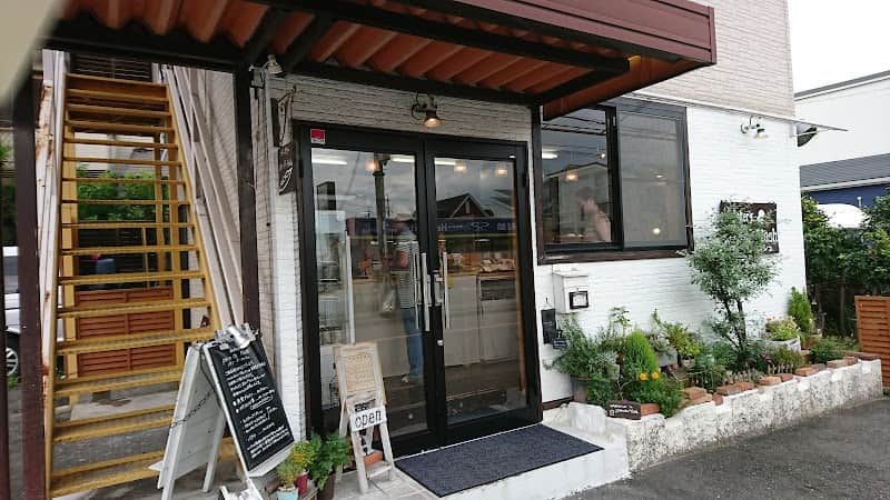 ベーカリー パン ド ハッシュの店内風景