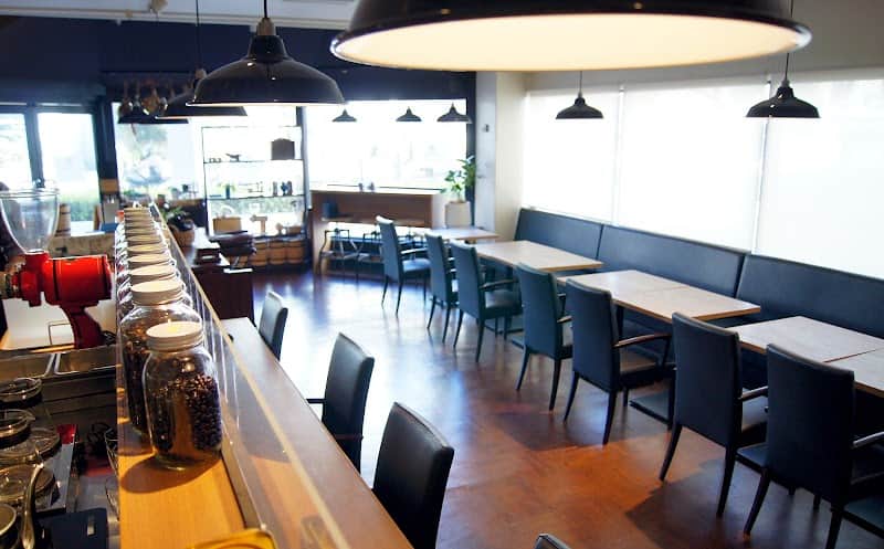 荒田珈琲の店内風景