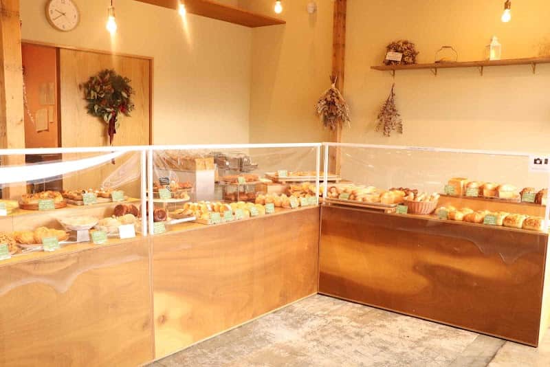 ONAKA PEKOPEKO 麦ぺこの店内風景