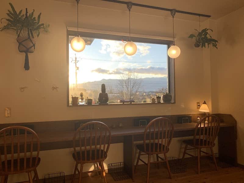 松本 月詠珈琲の店内風景