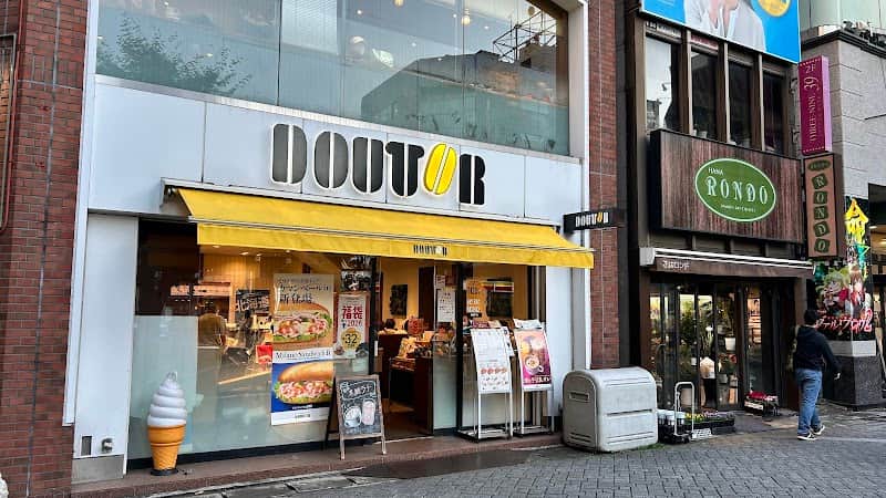 ドトールコーヒーショップ 本八幡南口店の店内風景