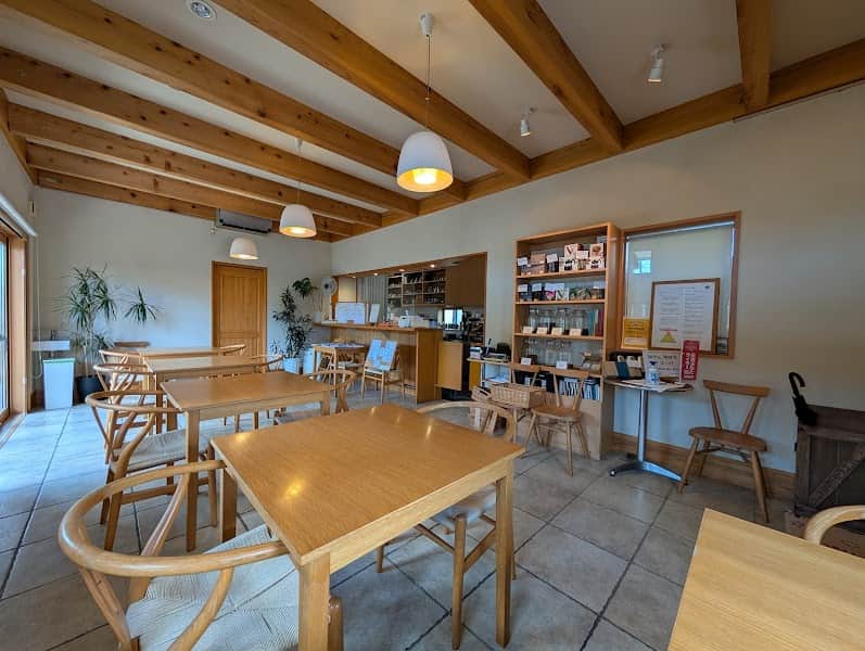 自家焙煎珈琲店 よしの珈琲の店内風景