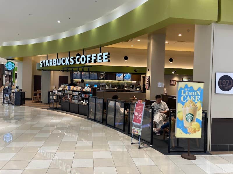スターバックスコーヒー リーフウォーク稲沢店の店内風景