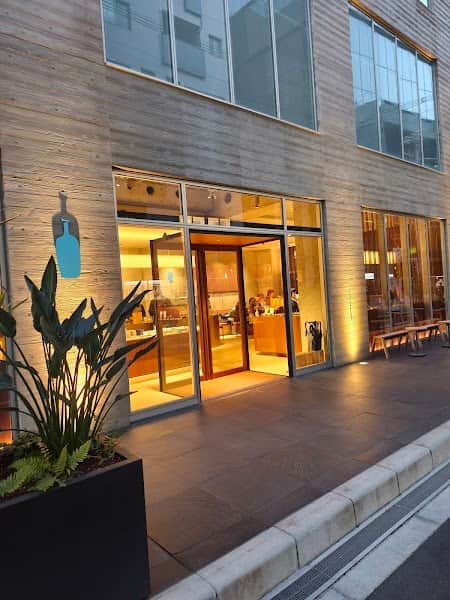 ブルーボトルコーヒー 心斎橋カフェの店内風景