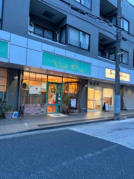 パティスリー ヴェルプレの店内風景
