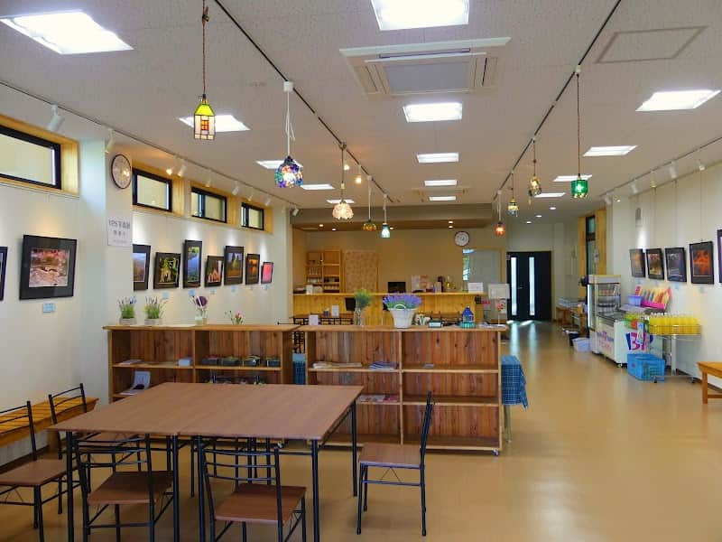 シェアベース にぎわいの店内風景