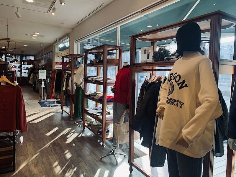 アフランシール 日向本店の店内風景