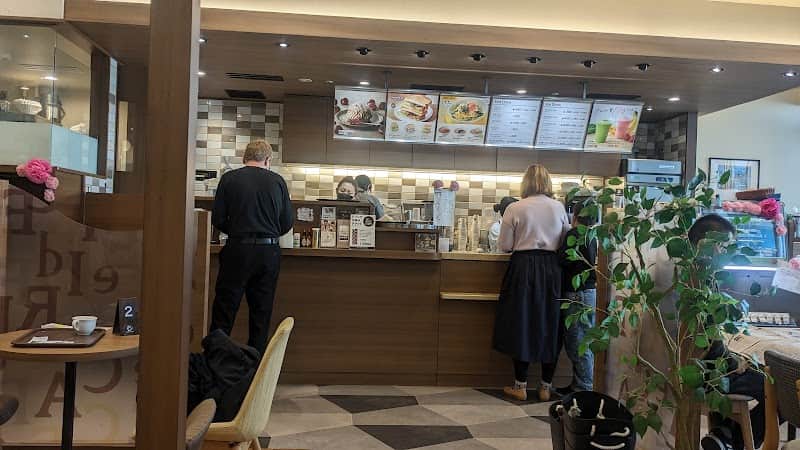 CAFE de CRIE カフェ・ド・クリエ 高松シンボルタワー店の店内風景