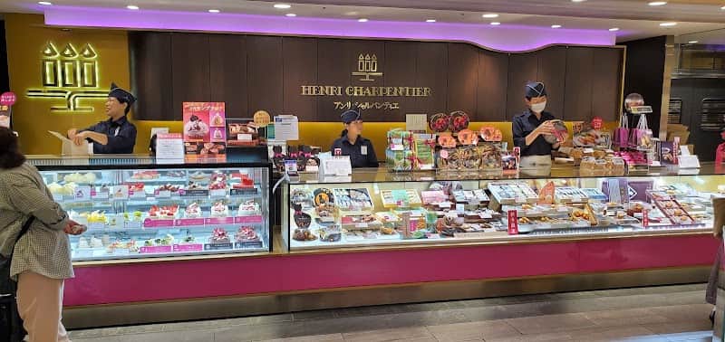 アンリ・シャルパンティエ 渋谷ヒカリエのれん街店の店内風景