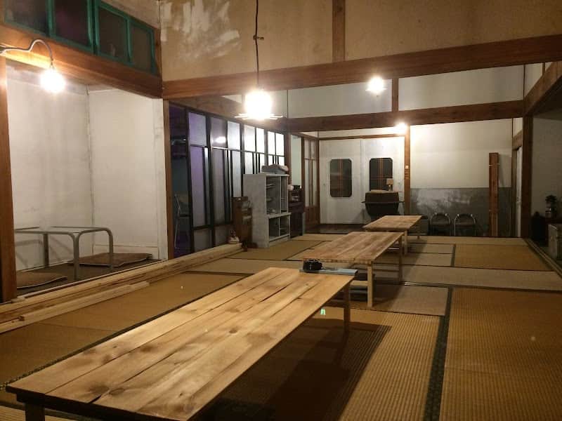居るカフェ ミズイロラインの店内風景