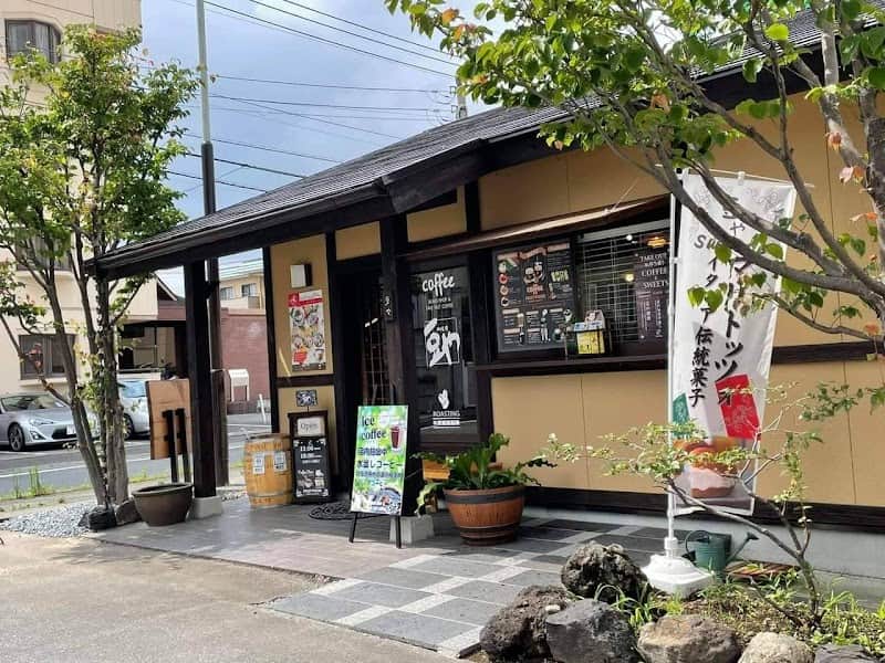 珈琲房 豆や 高崎江木店の店内風景