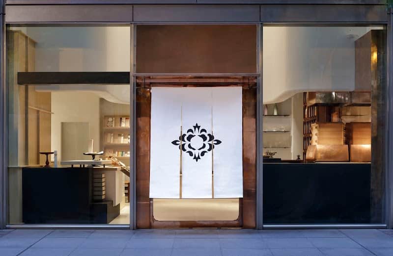 HIGASHIYA man 丸の内の店内風景