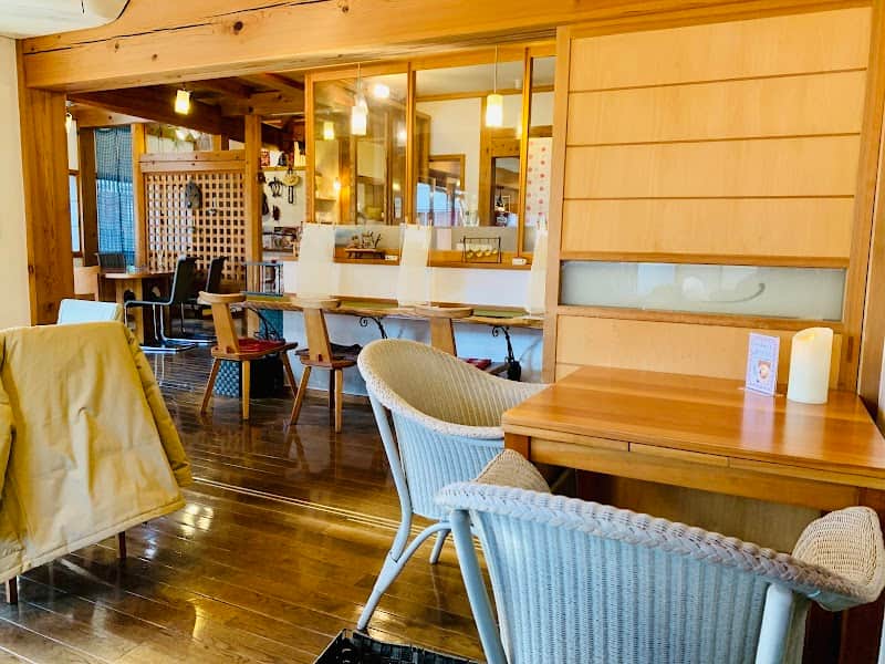 RENO Cafeの店内風景