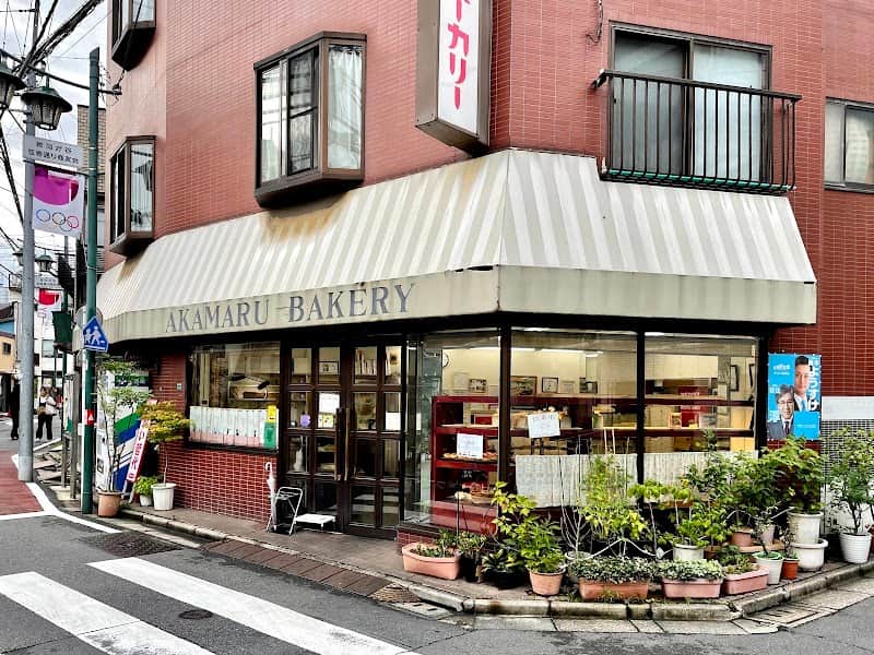 赤丸ベーカリーの店内風景