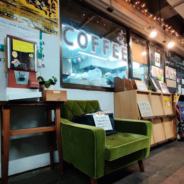 Cocorotus 府中卸売珈琲店の店内風景