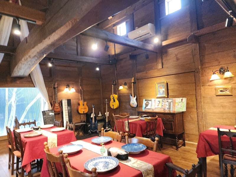 蔵カフェ おもひで屋の店内風景