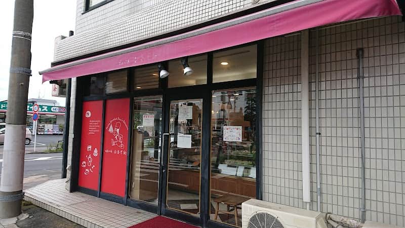 由香里絵の店内風景