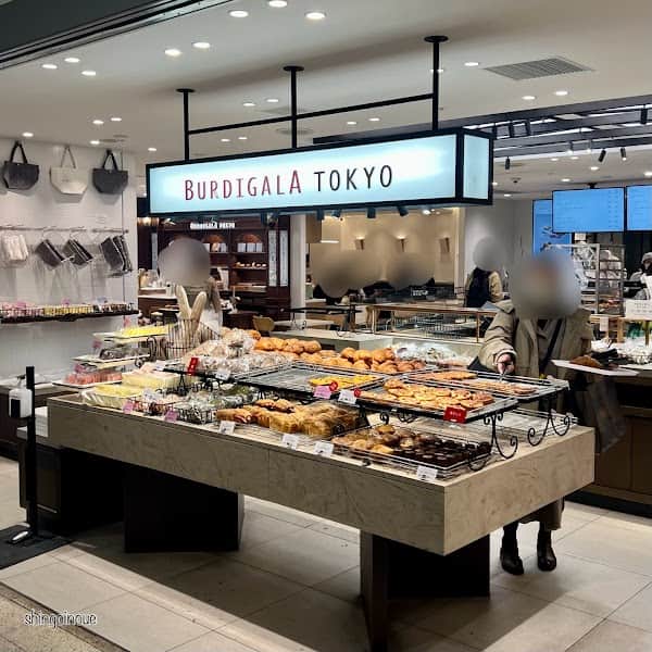 BURDIGALA PATISSERIE グランスタ東京の店内風景
