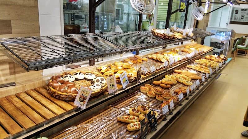 パン工場 仙台幸町店の店内風景