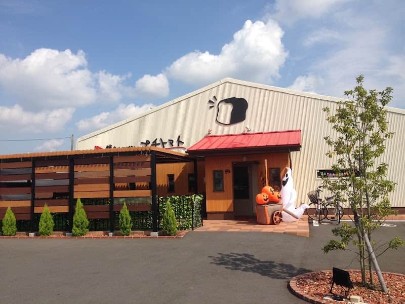 焼きたてパン プチトマトの店内風景