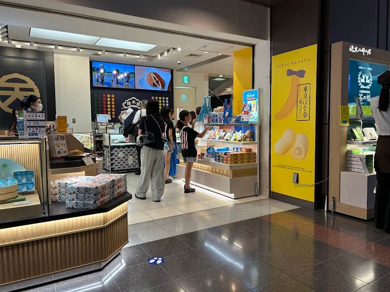 東京ばな奈 羽田空港第2ターミナル店の店内風景