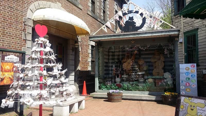 六花亭 小樽運河店の店内風景