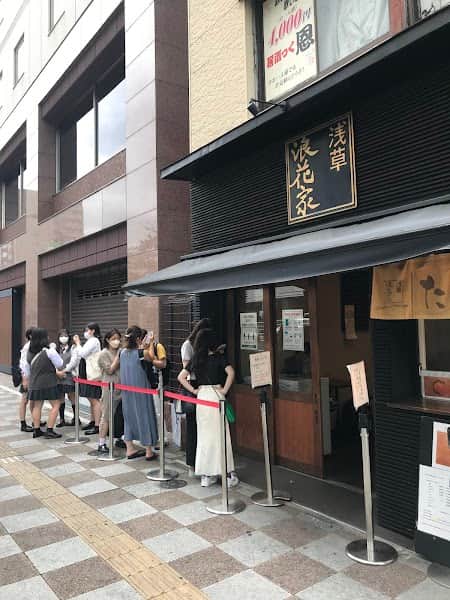 浅草浪花家の店内風景