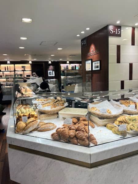 MAISON KAYSER 伊勢丹新宿店の店内風景