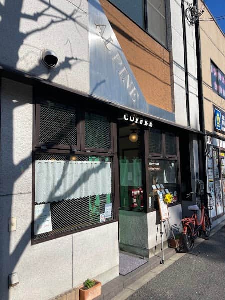 アルペン珈琲店の店内風景