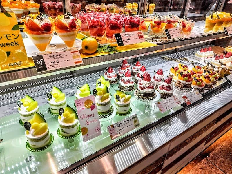 新宿高野 渋谷東急店 フルーツデザート屋さんの店内風景