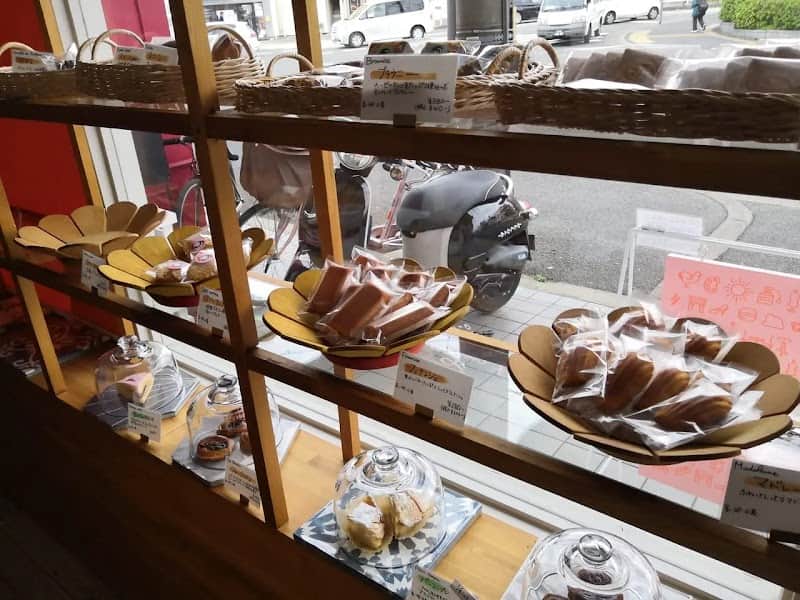 ル・シュクレクール 岸部の店内風景