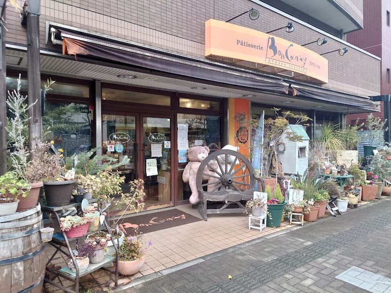 パティスリー・ボン・クラージュの店内風景