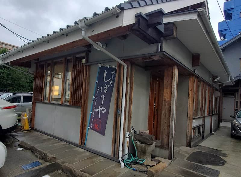 しぼりやの店内風景