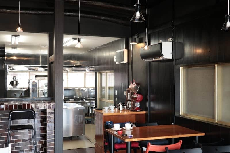 古民家カフェ&レストラン OVEN+ ～オーブンプラス～の店内風景