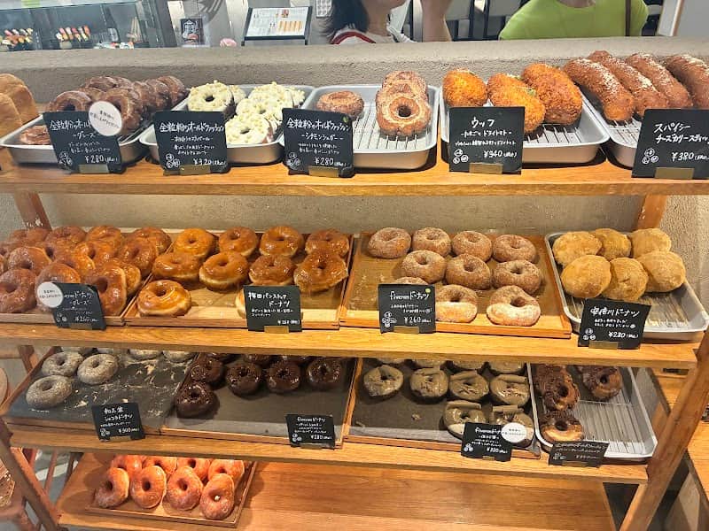 fiveran osaka Coffee BASEの店内風景