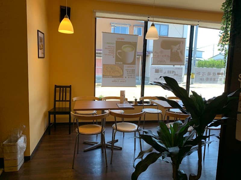 ラテコーヒーの店内風景