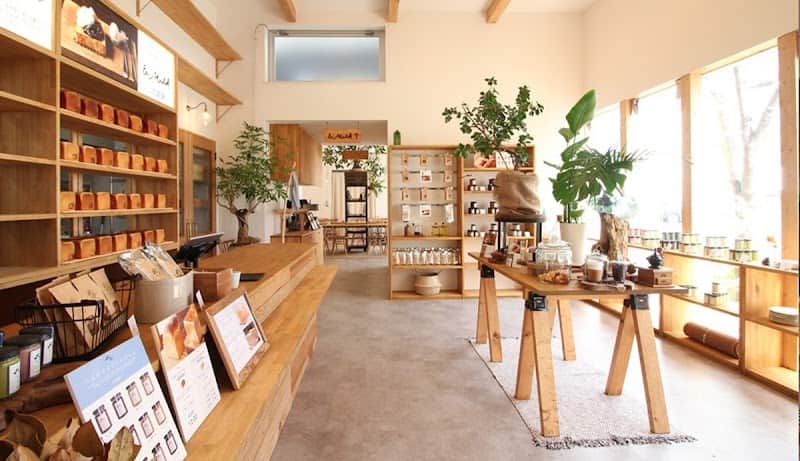 つばめパン&MILKの店内風景