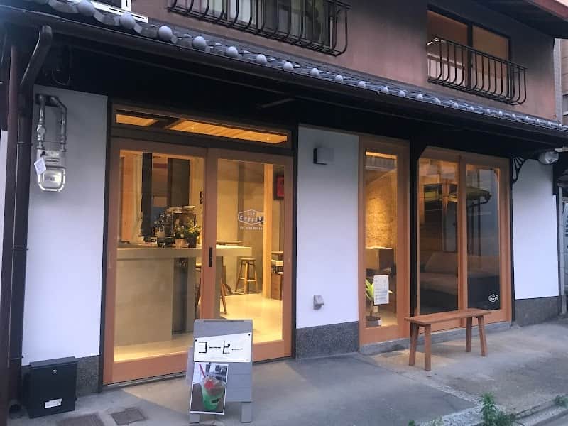 13F COFFEEの店内風景