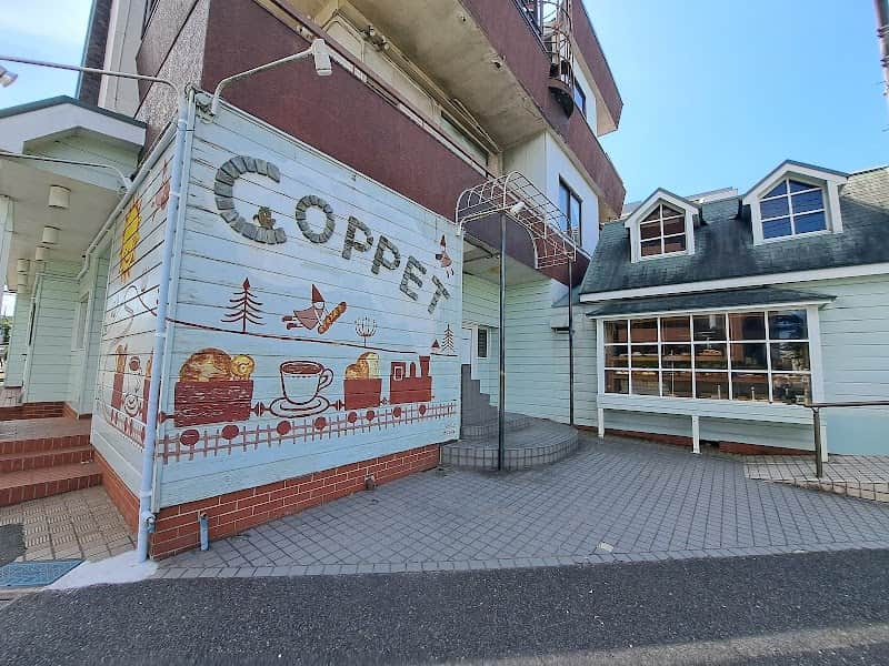 ベーカリーカフェ コペ Bakery Cafe COPPETの店内風景