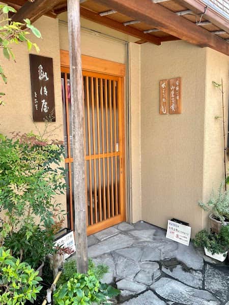 越後屋若狭の店内風景